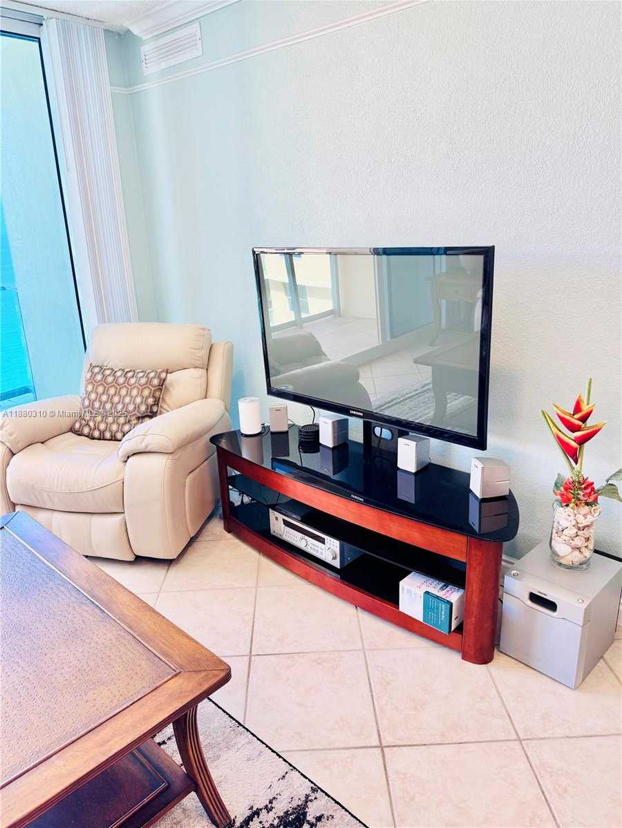 Small Image of 2501 SOUTH OCEAN DR #PH21, Hollywood Number 15