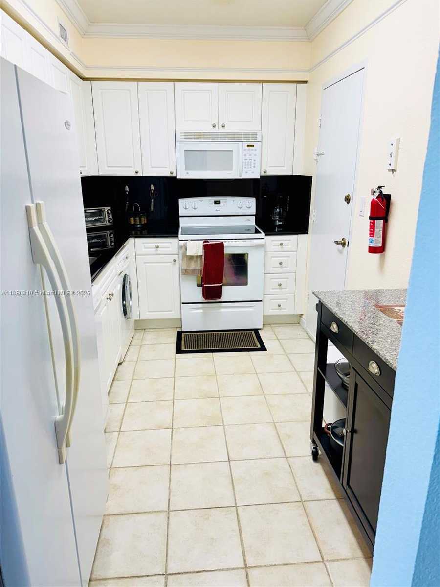Small Image of 2501 SOUTH OCEAN DR #PH21, Hollywood Number 18