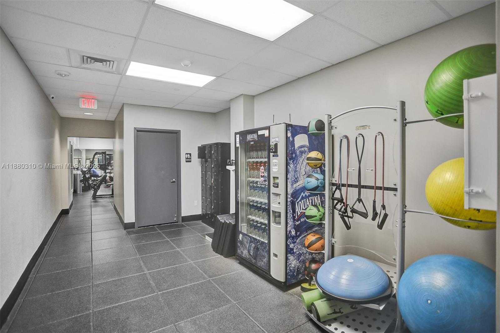 Small Image of 2501 SOUTH OCEAN DR #PH21, Hollywood Number 36