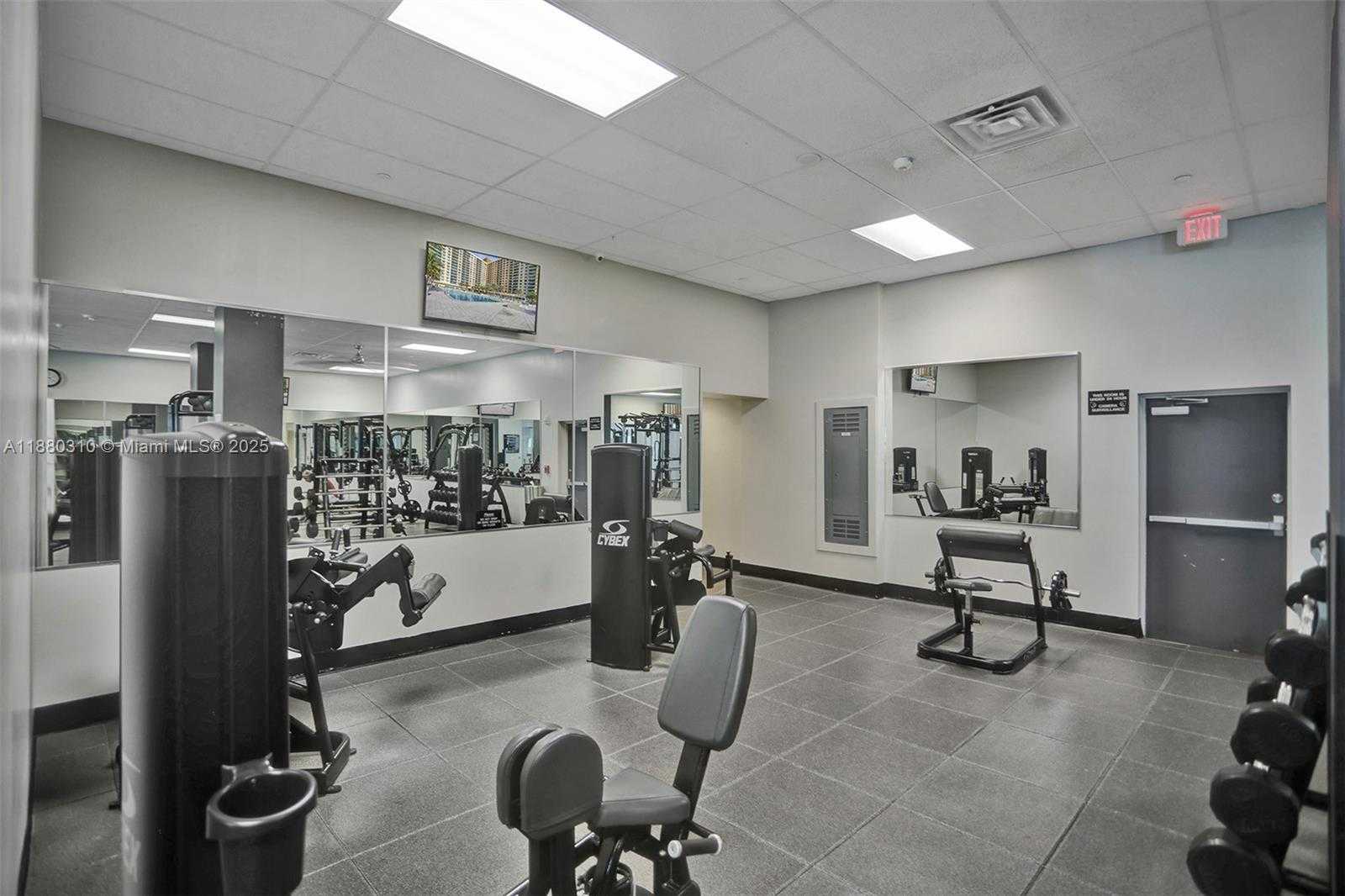 Small Image of 2501 SOUTH OCEAN DR #PH21, Hollywood Number 39