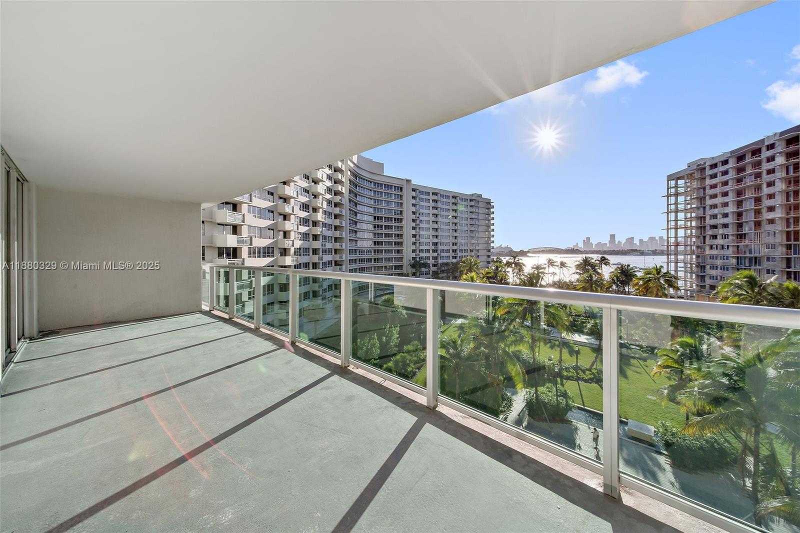 Small Image of 1500 BAY RD #C-1103, Miami Beach Number 5