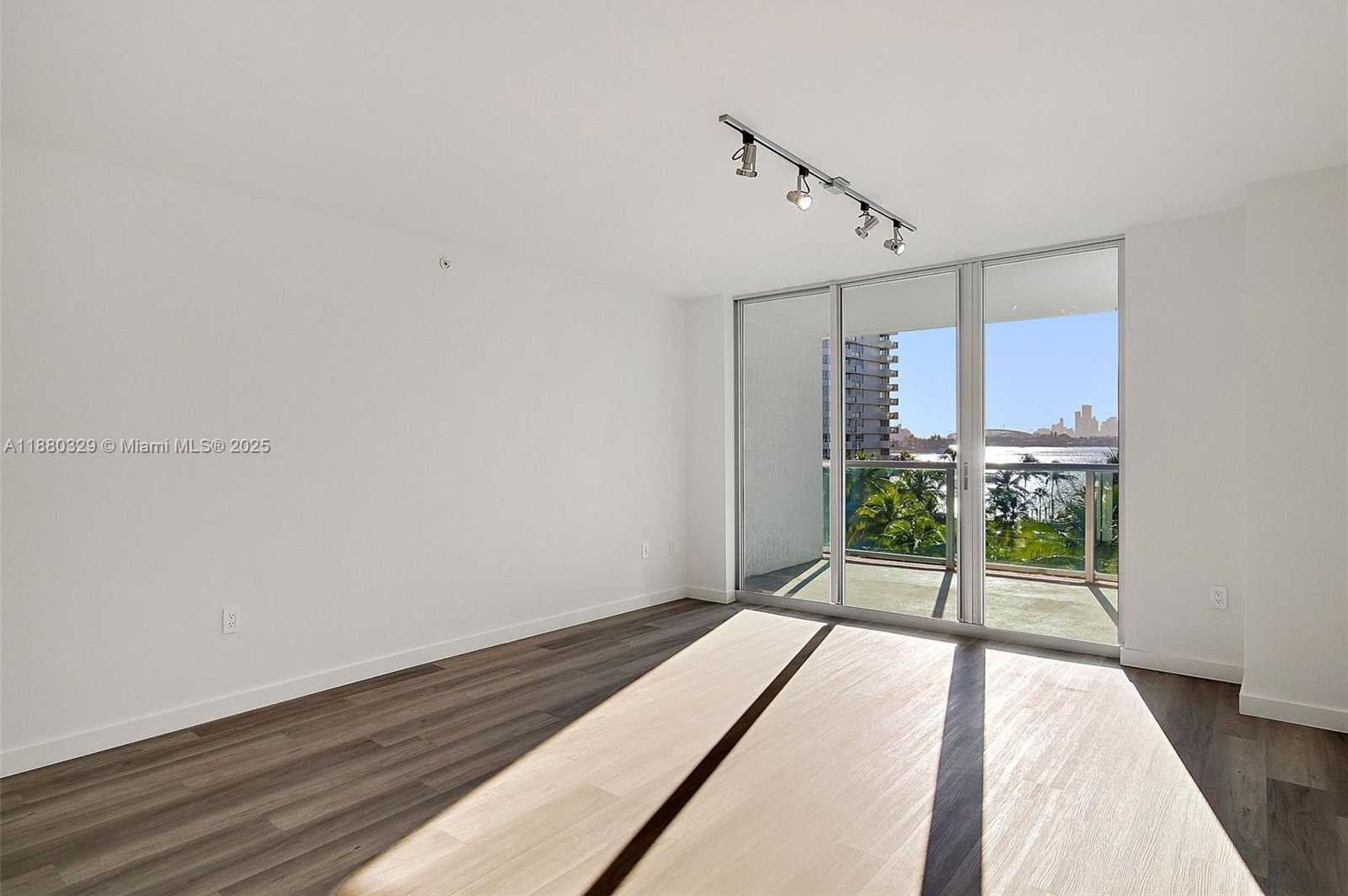 Small Image of 1500 BAY RD #C-1103, Miami Beach Number 8