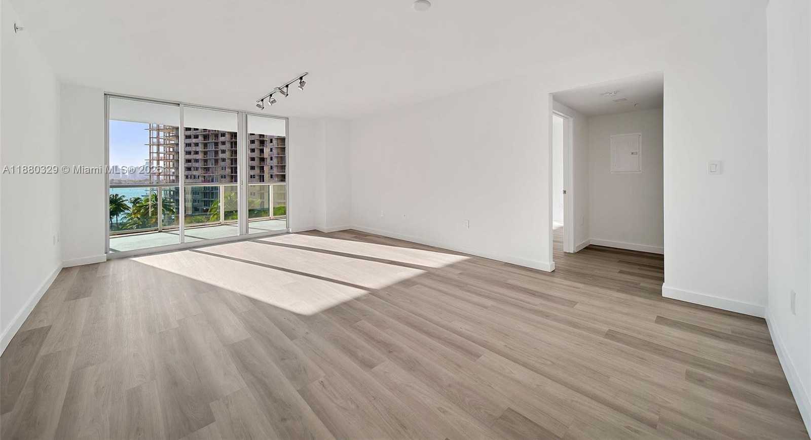 Small Image of 1500 BAY RD #C-1103, Miami Beach Number 9