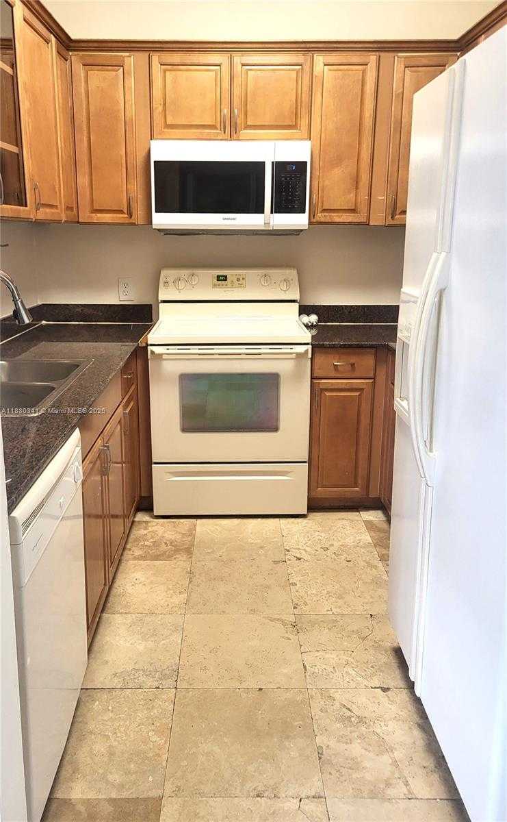 Small Image of 1016 71ST ST #203, Miami Beach Number 4