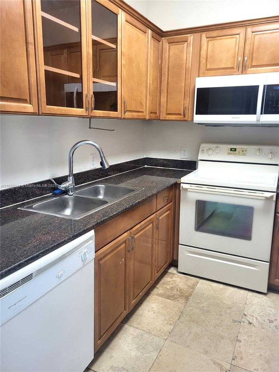 Small Image of 1016 71ST ST #203, Miami Beach Number 5