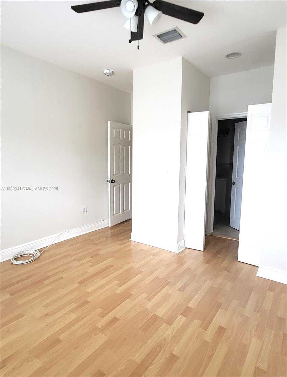 Small Image of 1016 71ST ST #203, Miami Beach Number 6