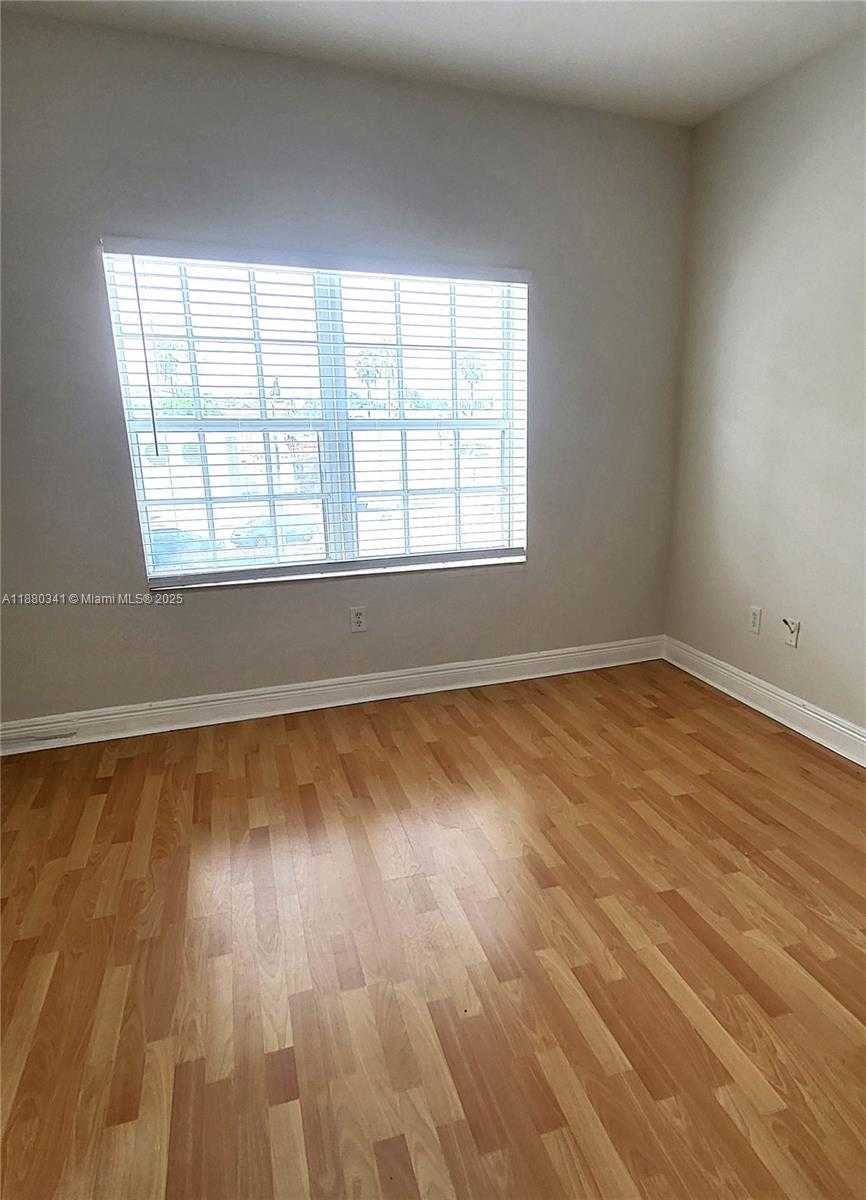 Small Image of 1016 71ST ST #203, Miami Beach Number 9