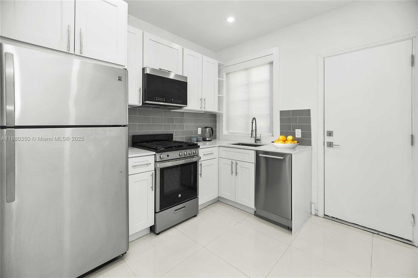 Small Image of 733 MICHIGAN AVE #2, Miami Beach Number 10