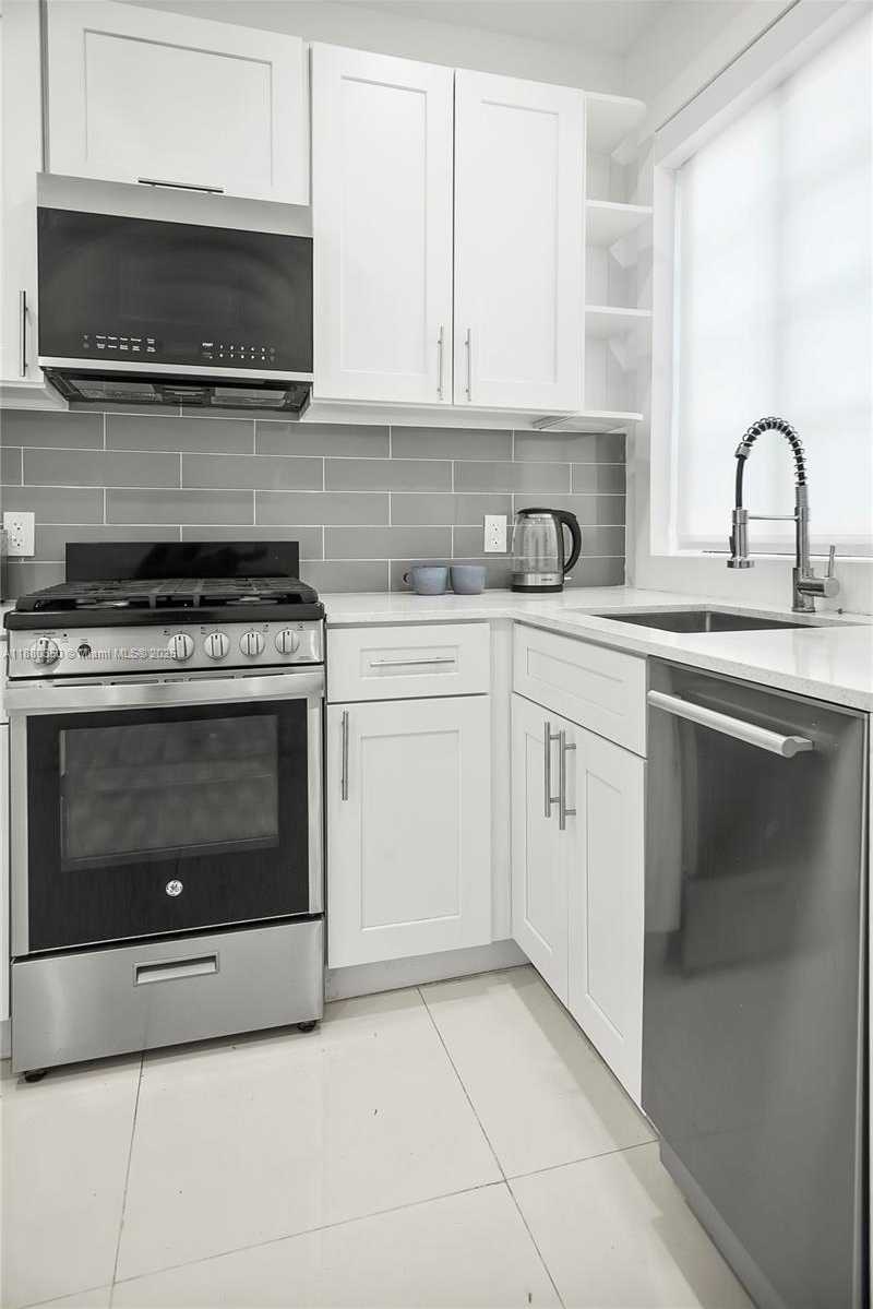 Small Image of 733 MICHIGAN AVE #2, Miami Beach Number 11