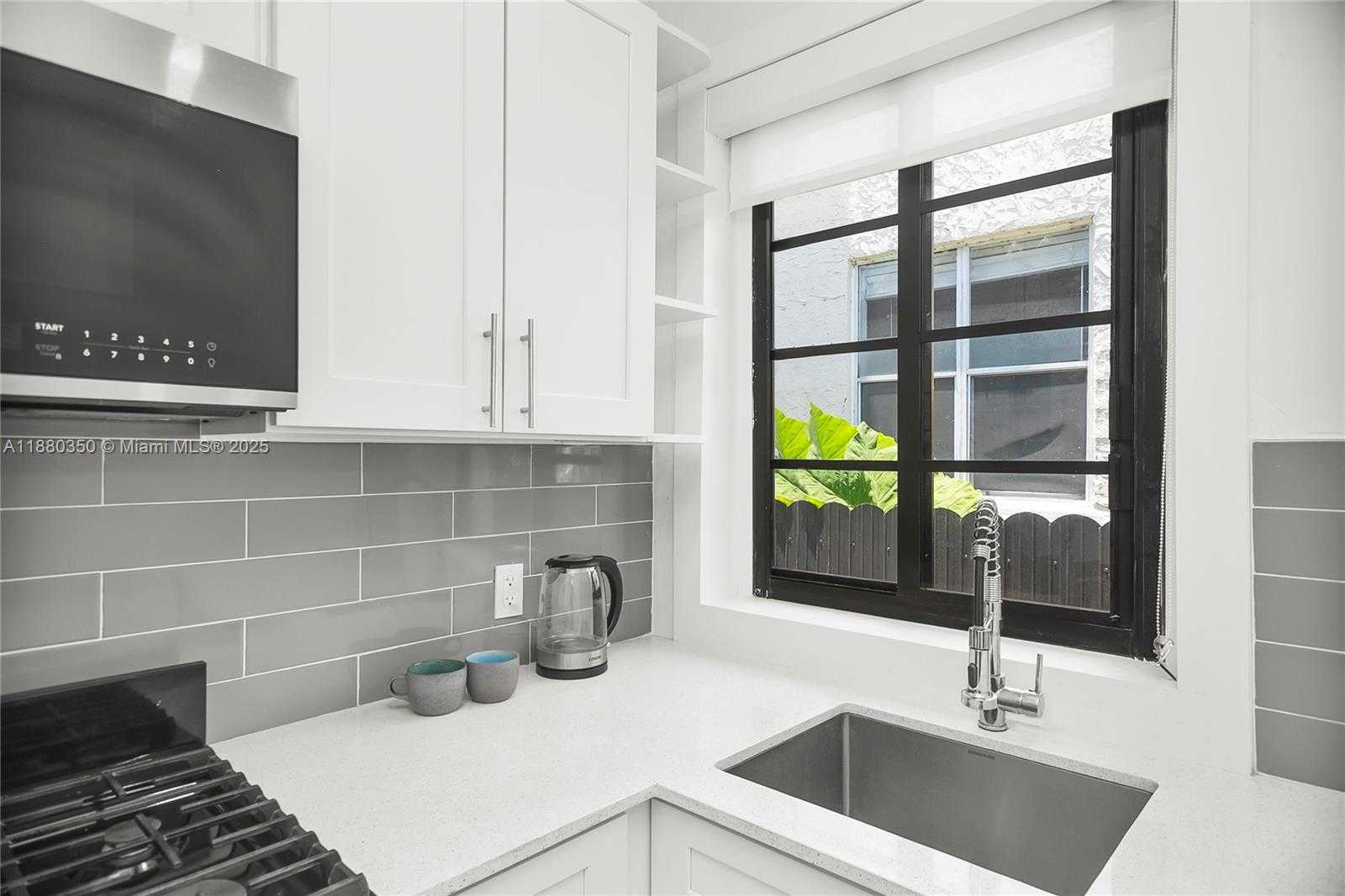 Small Image of 733 MICHIGAN AVE #2, Miami Beach Number 12