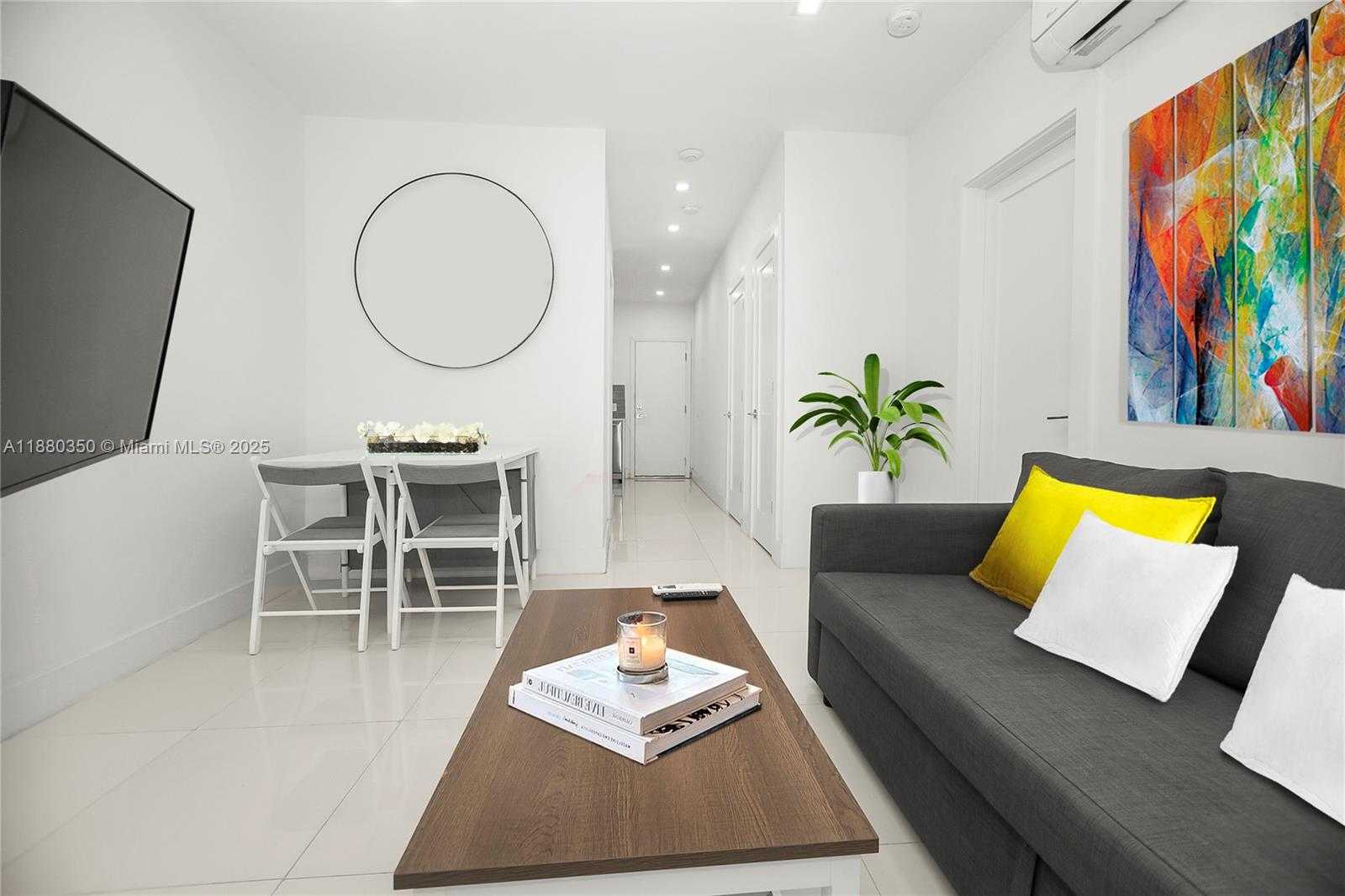 Small Image of 733 MICHIGAN AVE #2, Miami Beach Number 3
