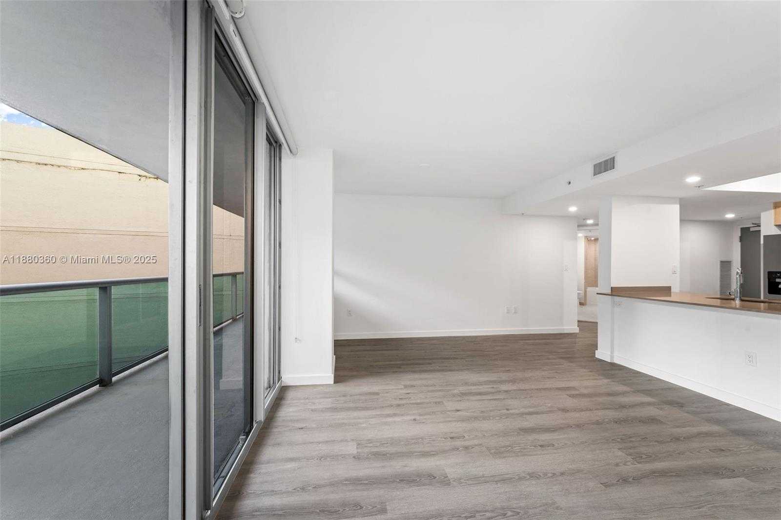 Small Image of 1500 BAY RD #M-0727, Miami Beach Number 11