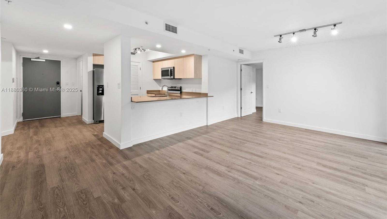 Small Image of 1500 BAY RD #M-0727, Miami Beach Number 14