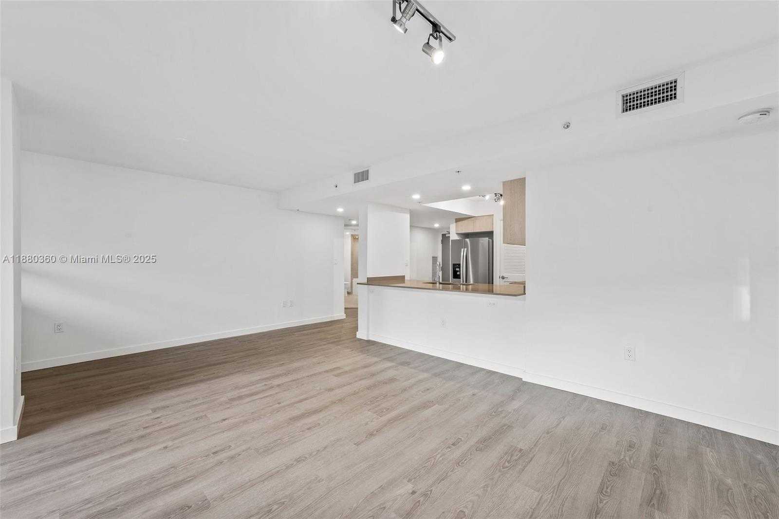 Small Image of 1500 BAY RD #M-0727, Miami Beach Number 15