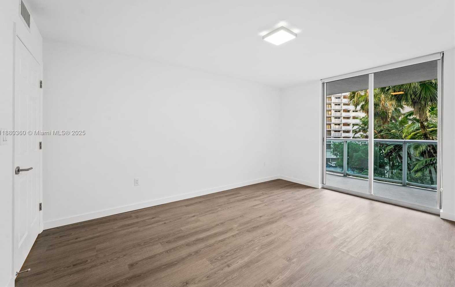 Small Image of 1500 BAY RD #M-0727, Miami Beach Number 21