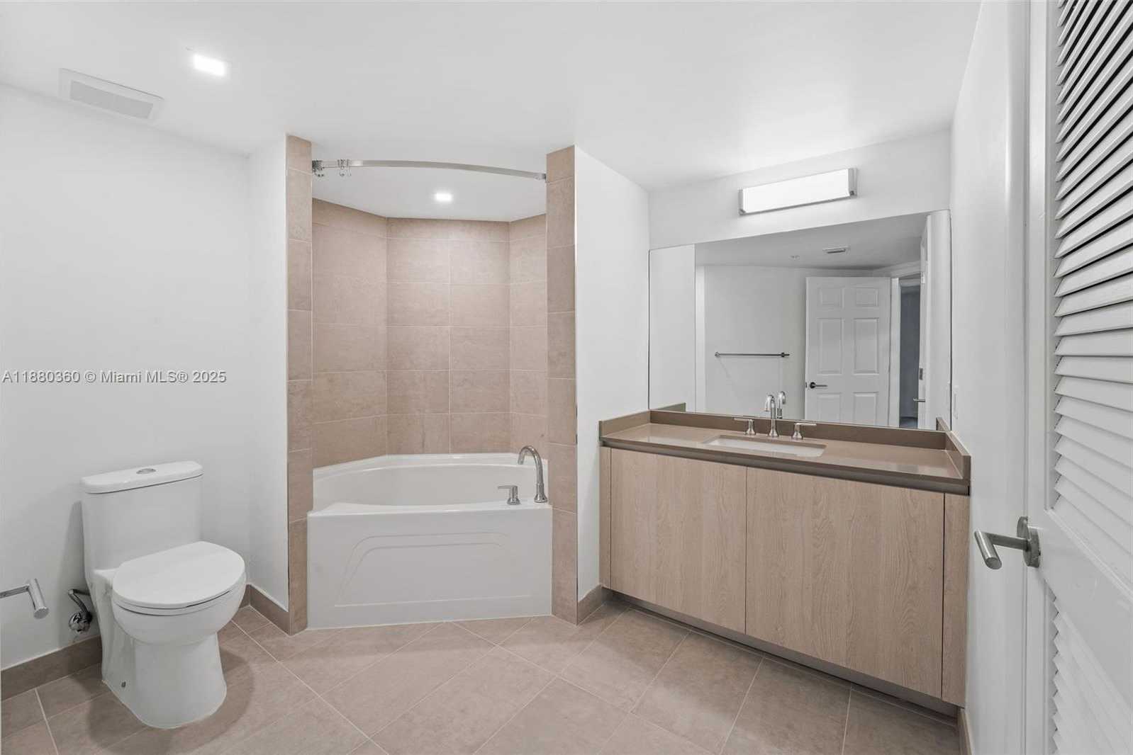 Small Image of 1500 BAY RD #M-0727, Miami Beach Number 24