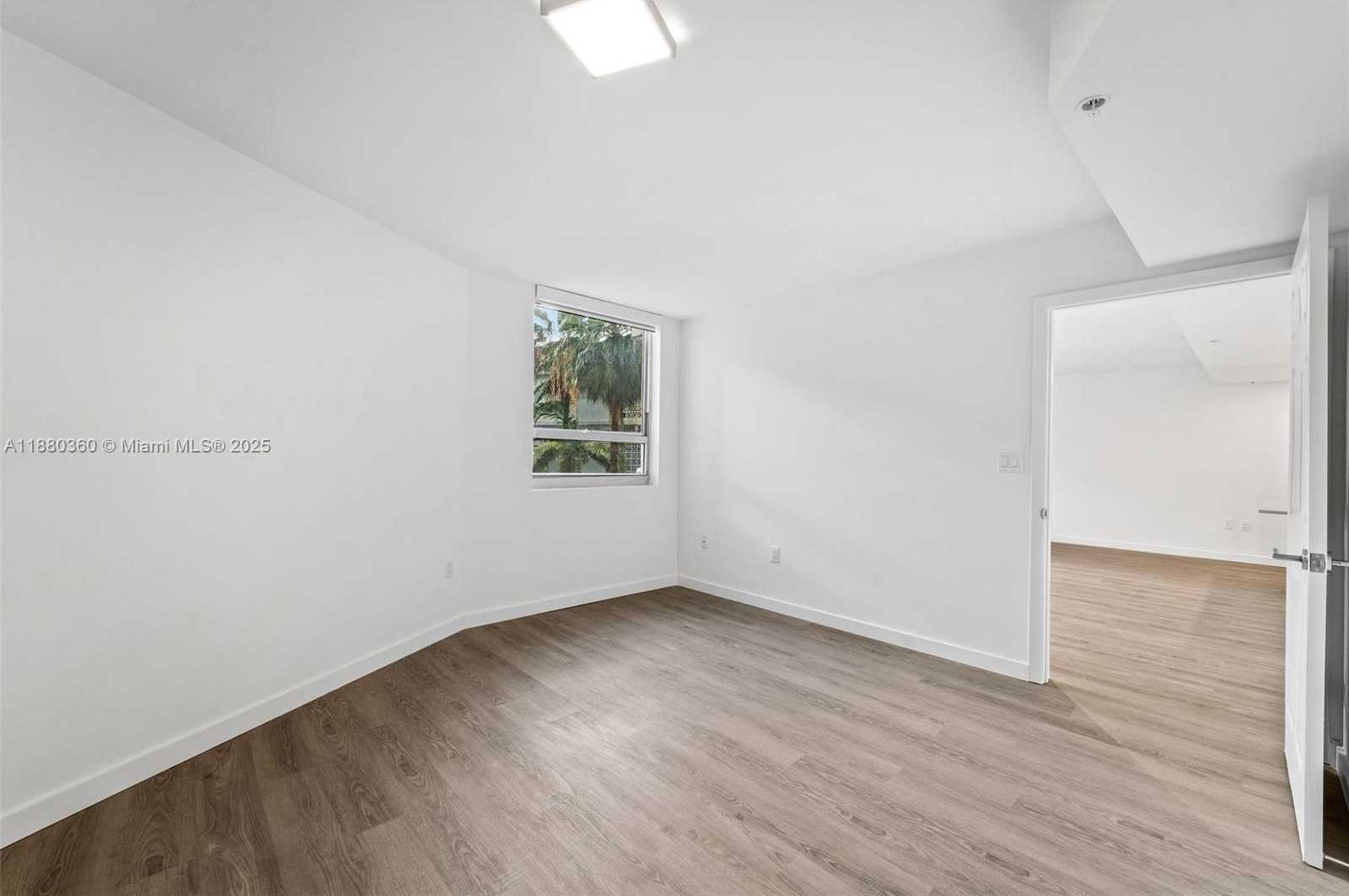 Small Image of 1500 BAY RD #M-0727, Miami Beach Number 26