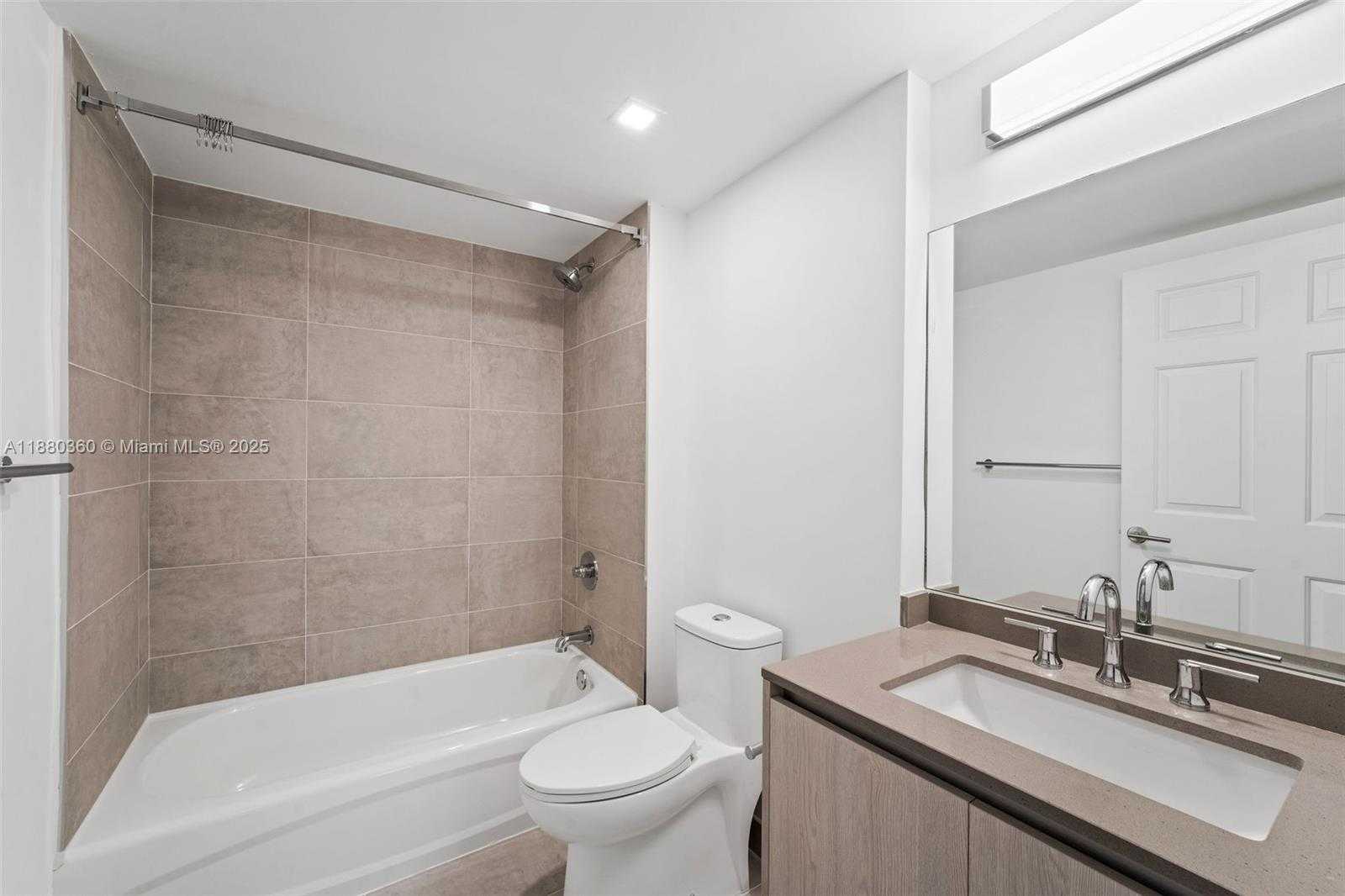 Small Image of 1500 BAY RD #M-0727, Miami Beach Number 32