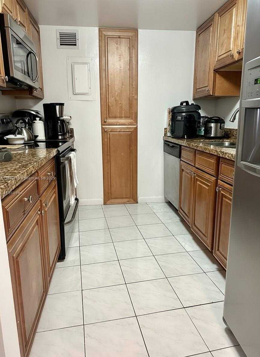 Small Image of 900 BAY DR #211, Miami Beach Number 12
