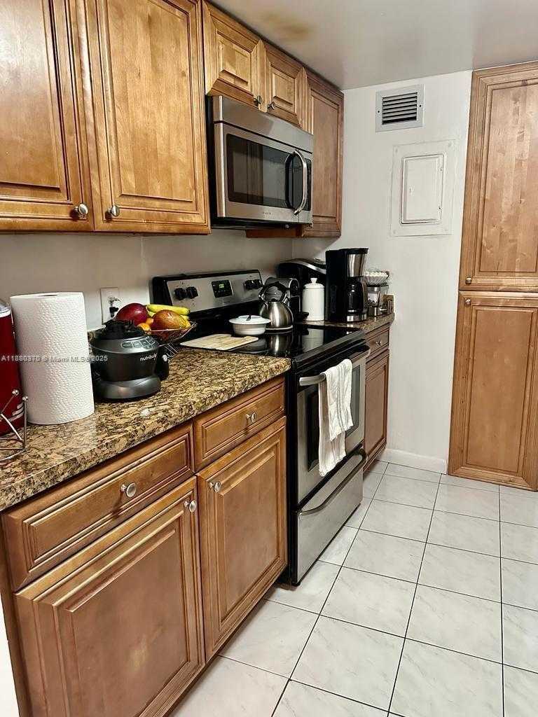 Small Image of 900 BAY DR #211, Miami Beach Number 14