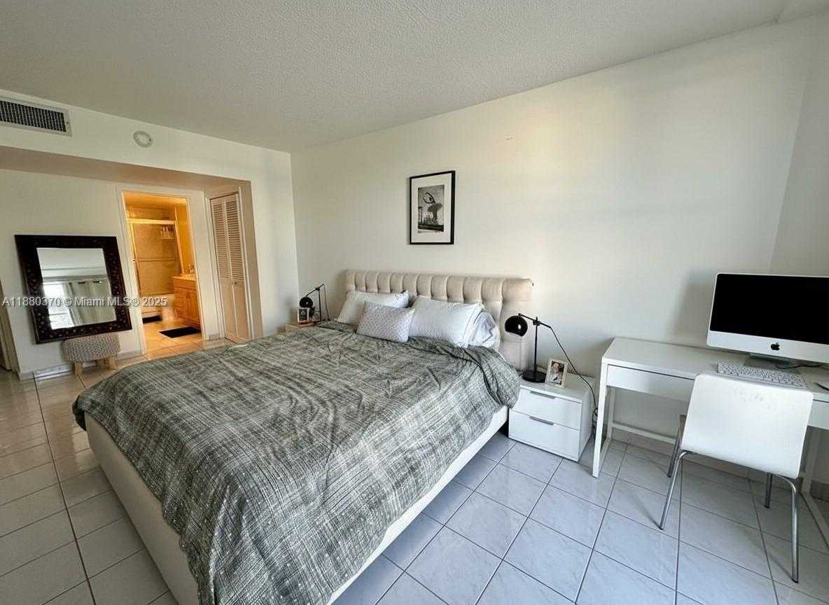 Small Image of 900 BAY DR #211, Miami Beach Number 6