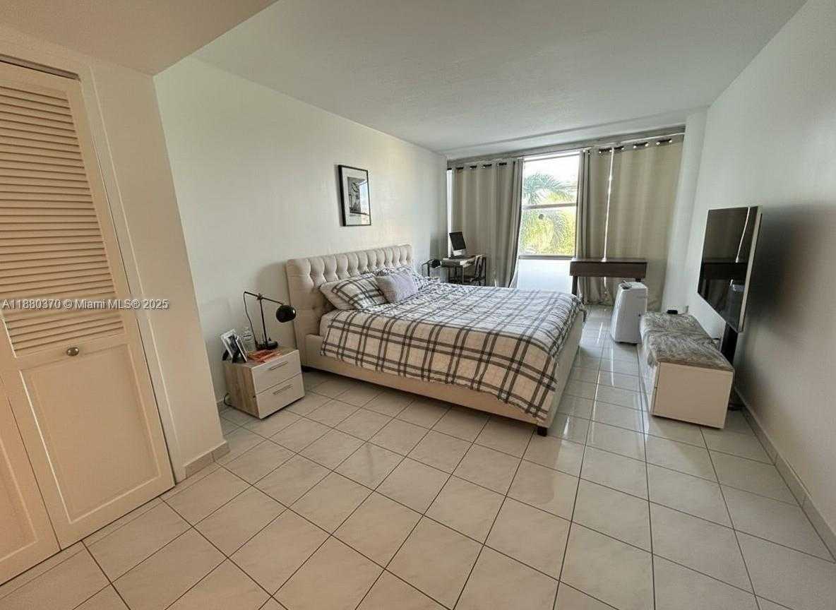 Small Image of 900 BAY DR #211, Miami Beach Number 7