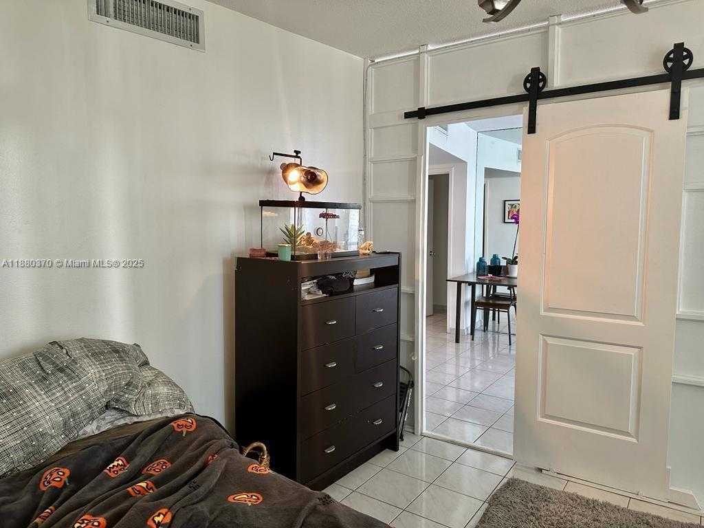 Small Image of 900 BAY DR #211, Miami Beach Number 8