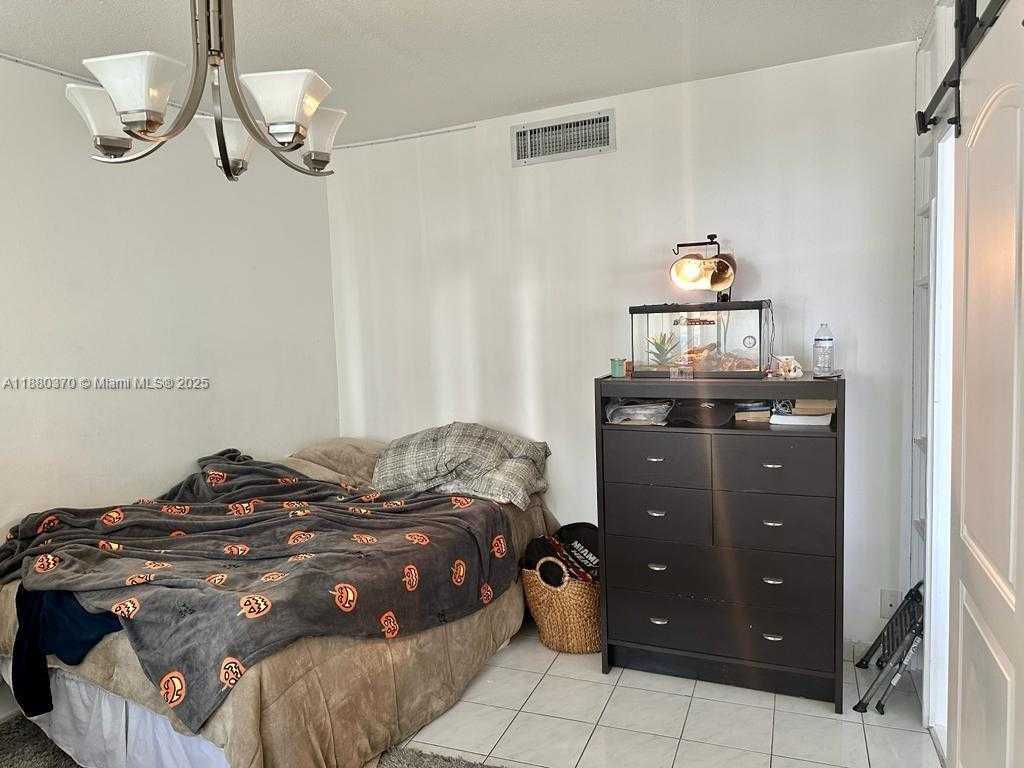 Small Image of 900 BAY DR #211, Miami Beach Number 9