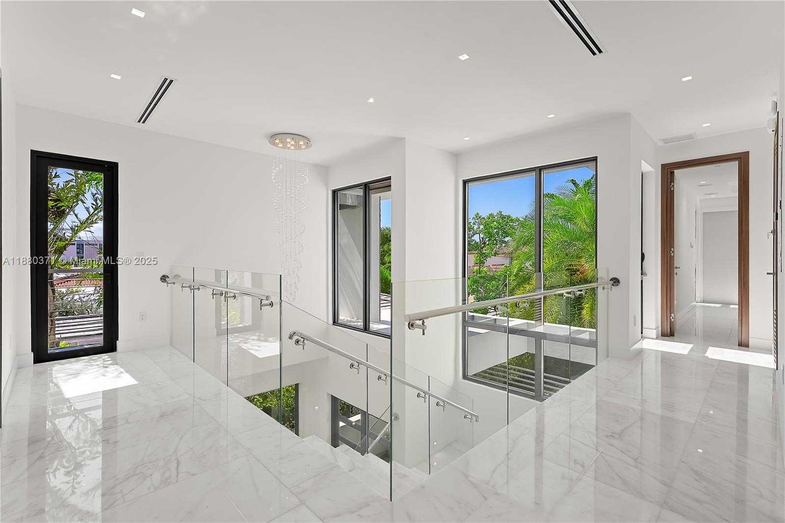 Small Image of 1311 STILLWATER DR, Miami Beach Number 24