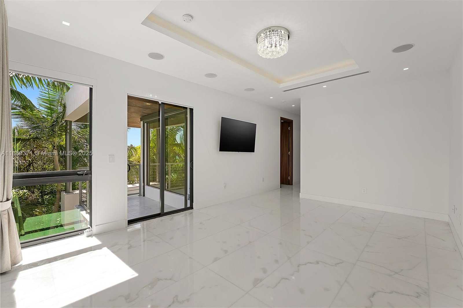 Small Image of 1311 STILLWATER DR, Miami Beach Number 26