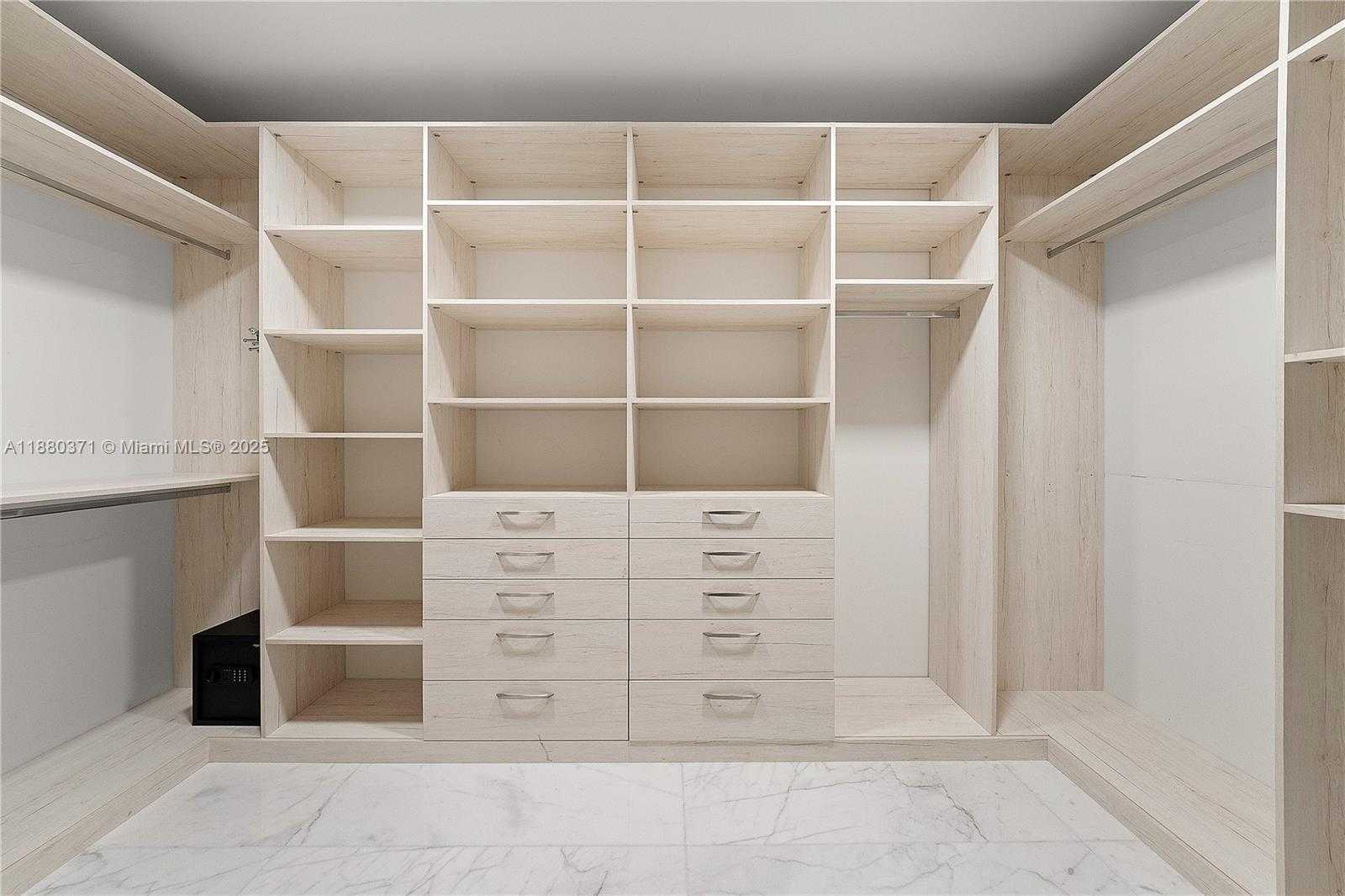 Small Image of 1311 STILLWATER DR, Miami Beach Number 27