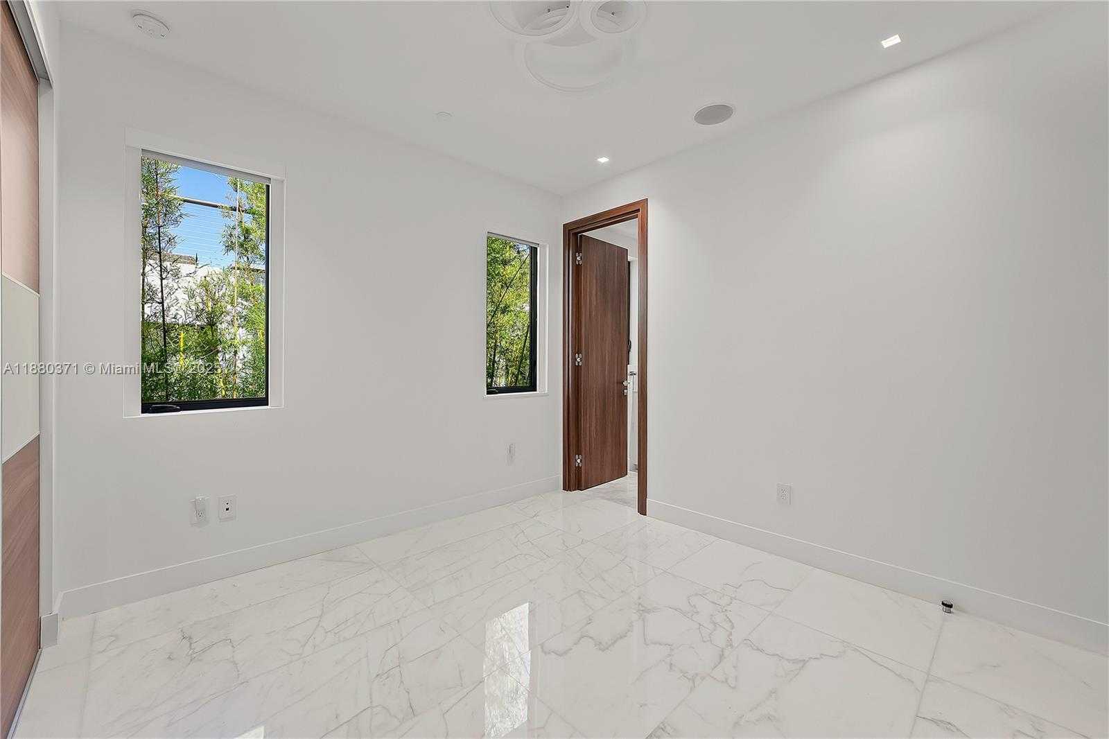 Small Image of 1311 STILLWATER DR, Miami Beach Number 35