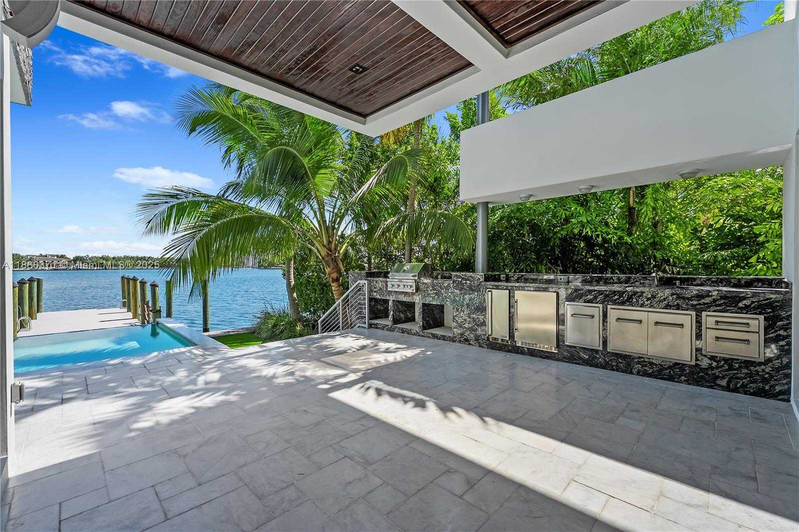 Small Image of 1311 STILLWATER DR, Miami Beach Number 38