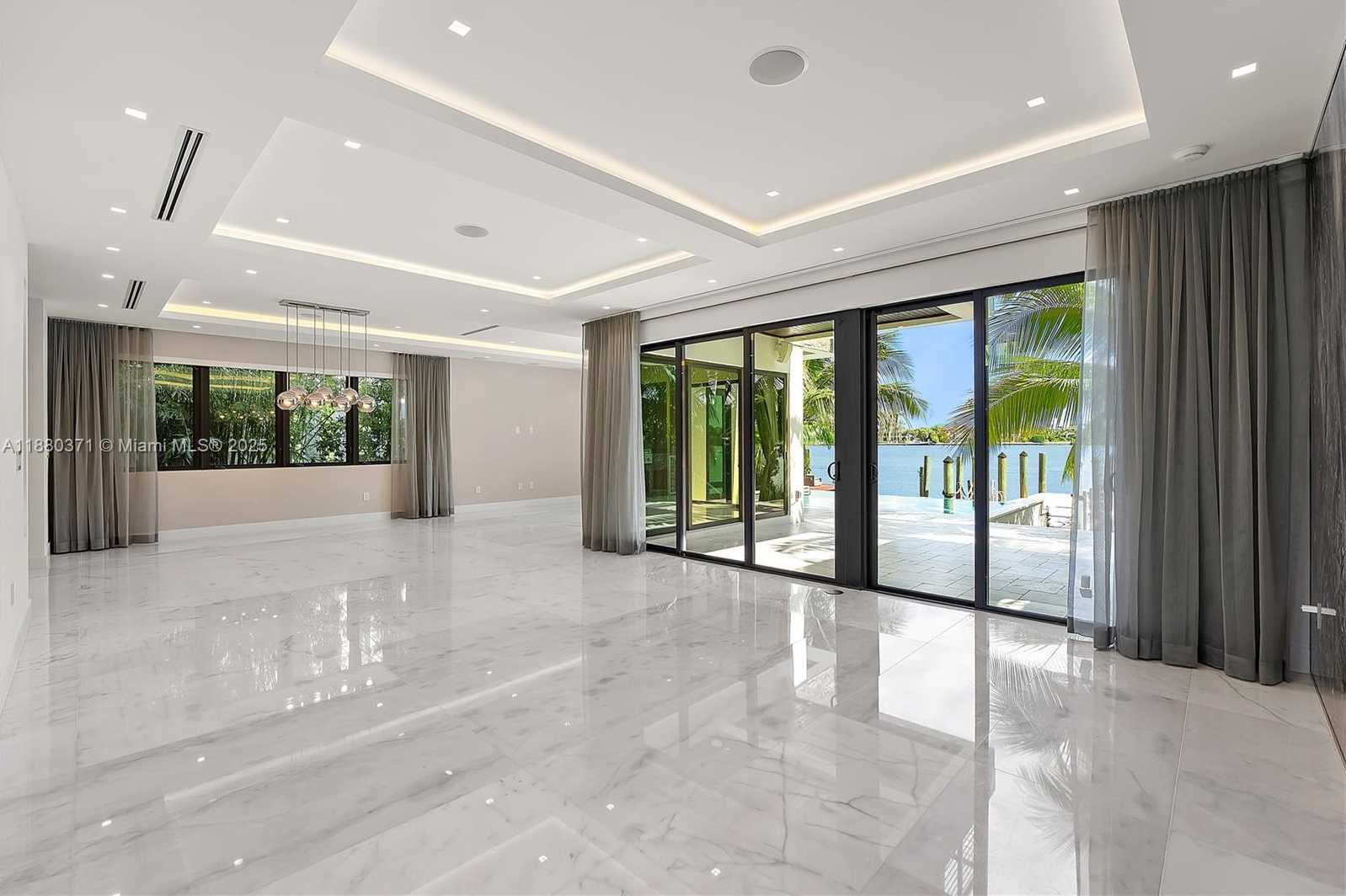 Small Image of 1311 STILLWATER DR, Miami Beach Number 6