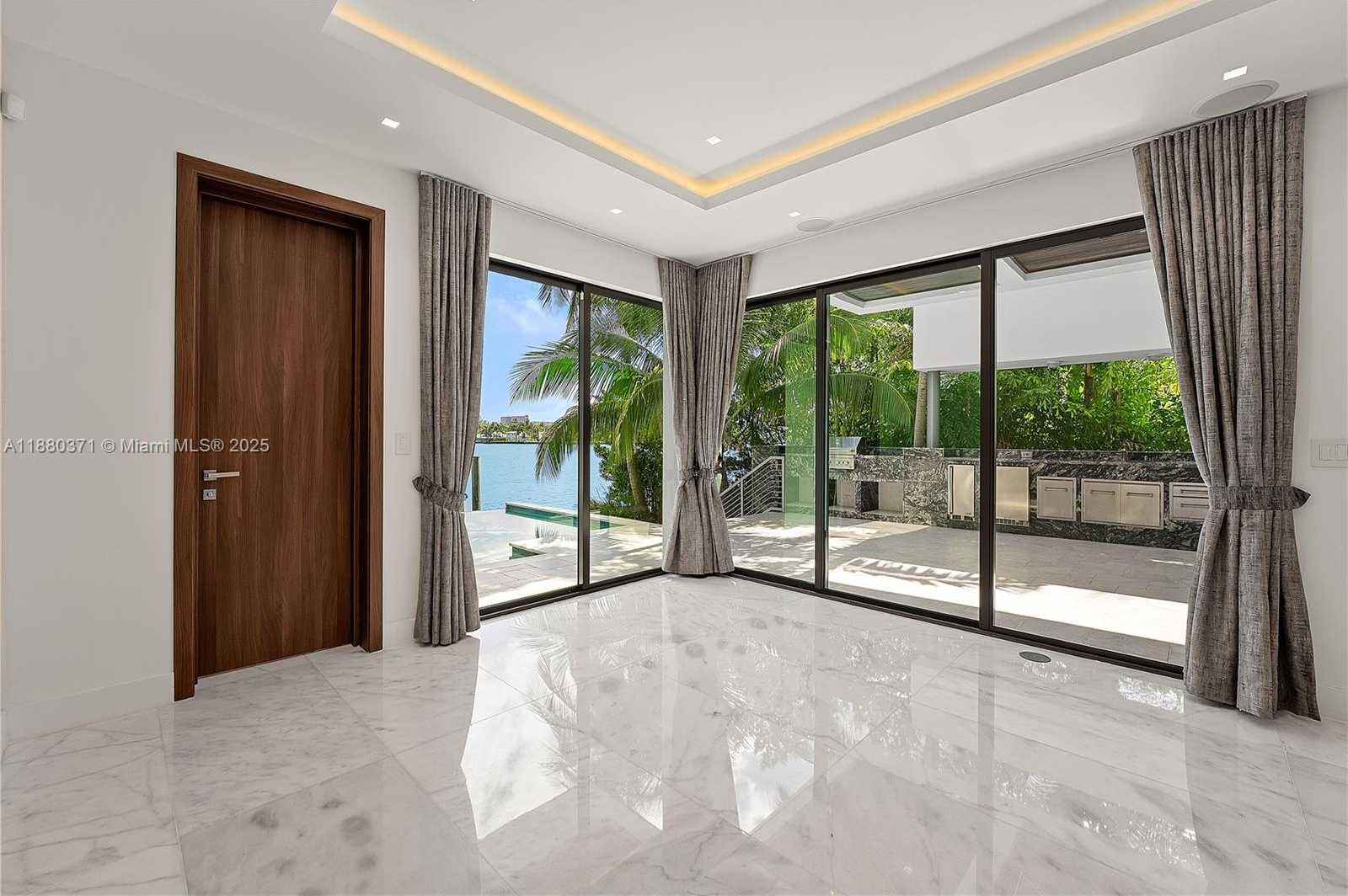 Small Image of 1311 STILLWATER DR, Miami Beach Number 8