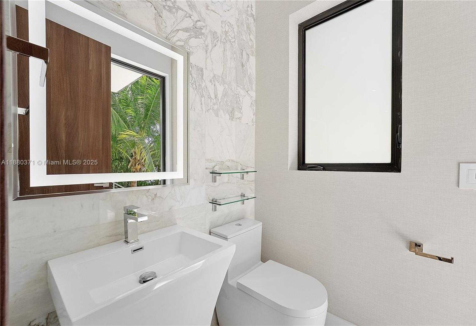 Small Image of 1311 STILLWATER DR, Miami Beach Number 9