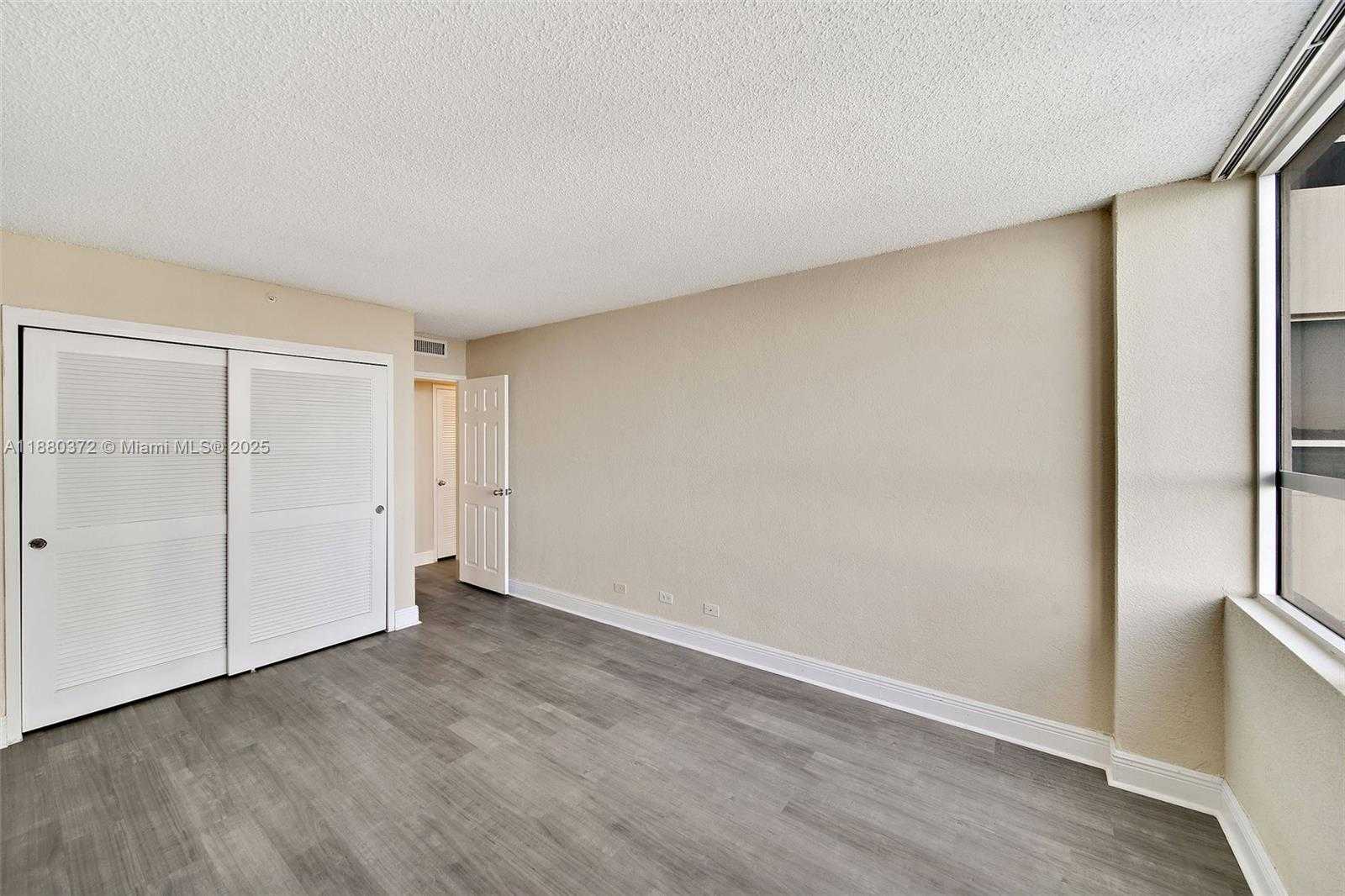 Small Image of 1500 BAY RD #S-0226, Miami Beach Number 17