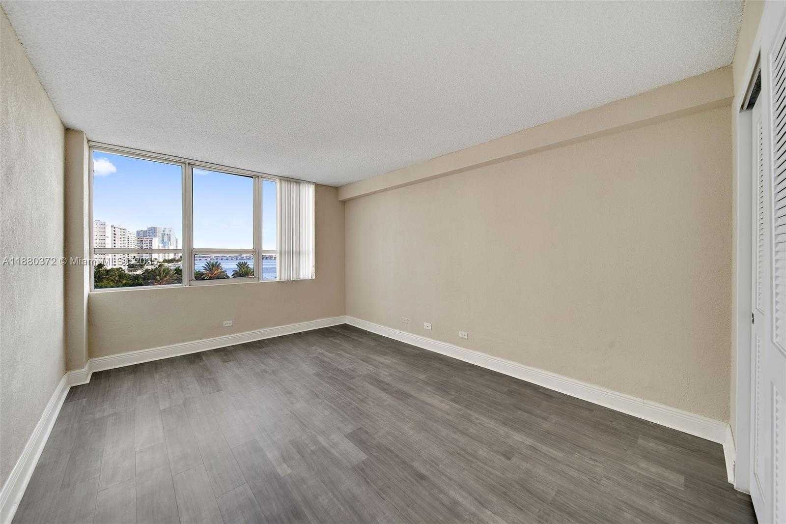 Small Image of 1500 BAY RD #S-0226, Miami Beach Number 18