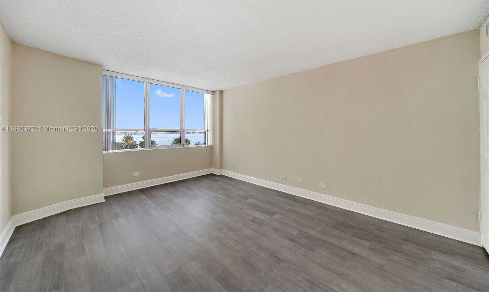 Small Image of 1500 BAY RD #S-0226, Miami Beach Number 19