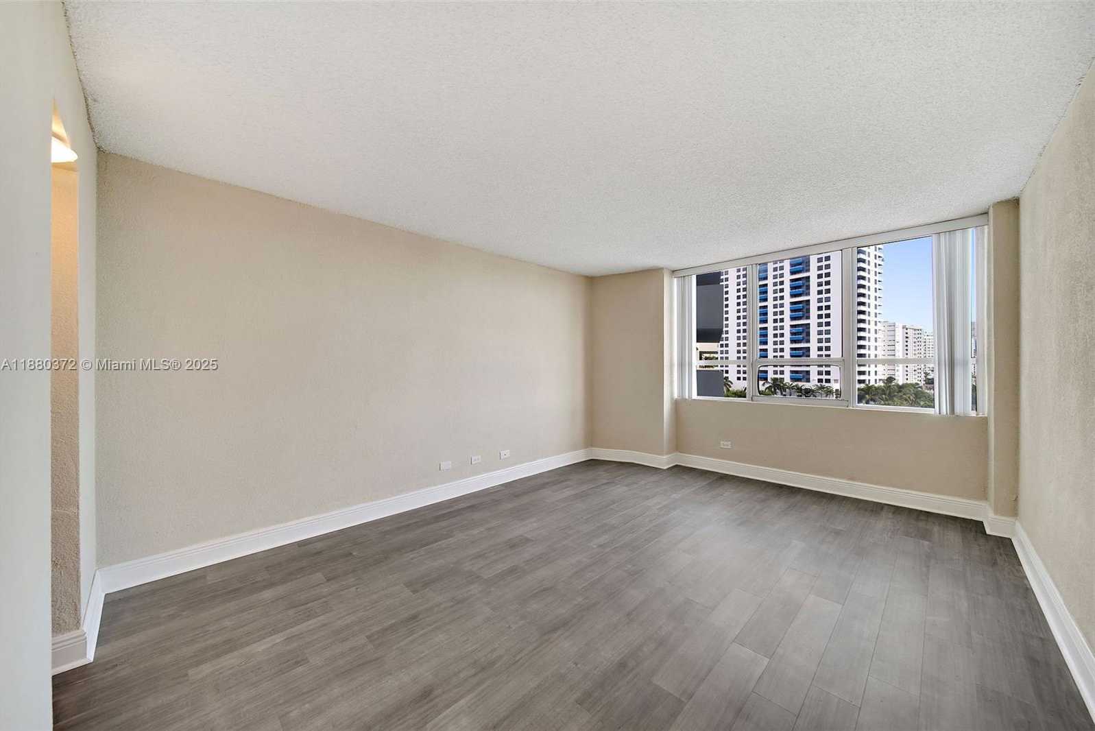 Small Image of 1500 BAY RD #S-0226, Miami Beach Number 20
