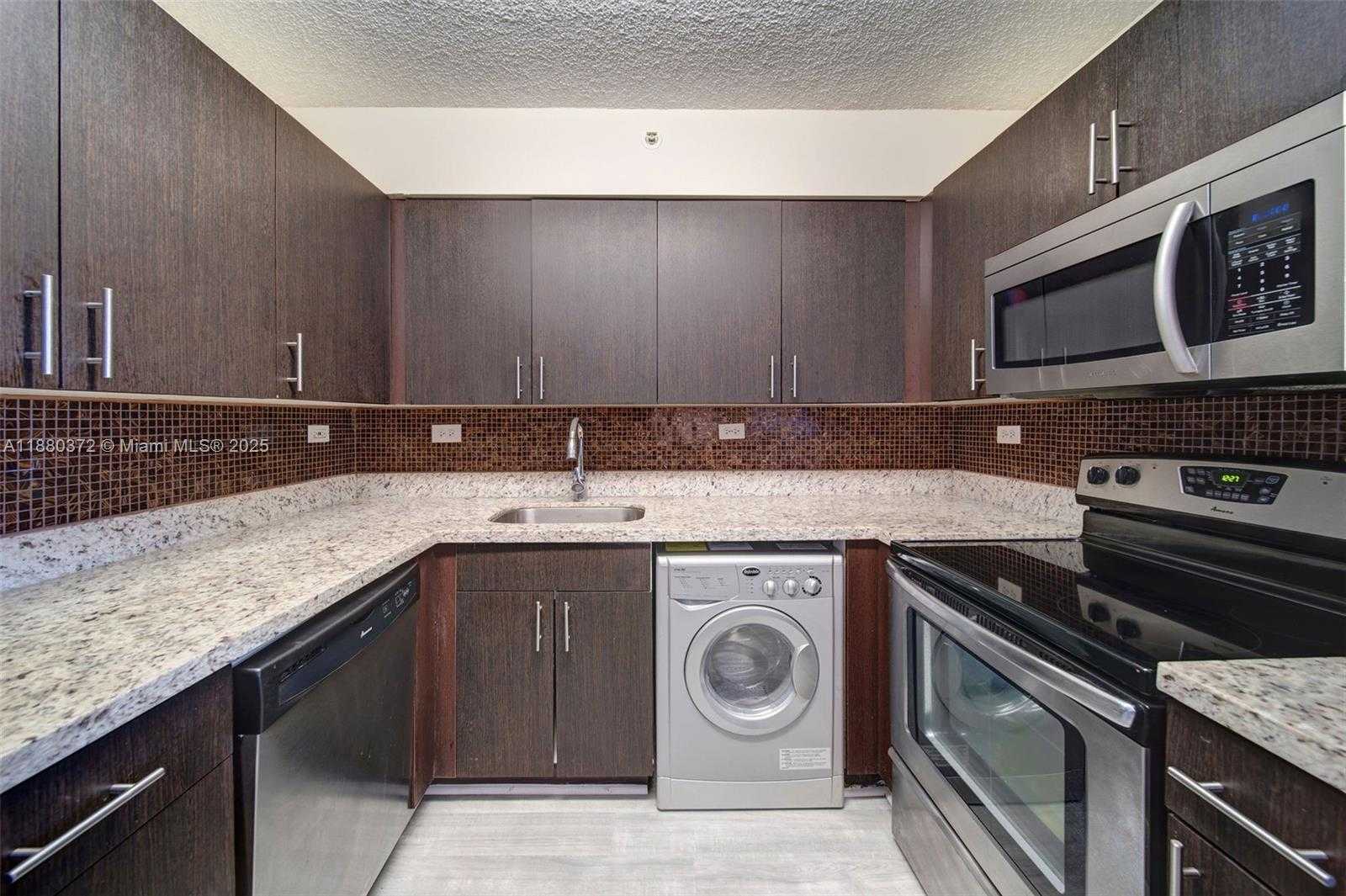 Small Image of 1500 BAY RD #S-0226, Miami Beach Number 5