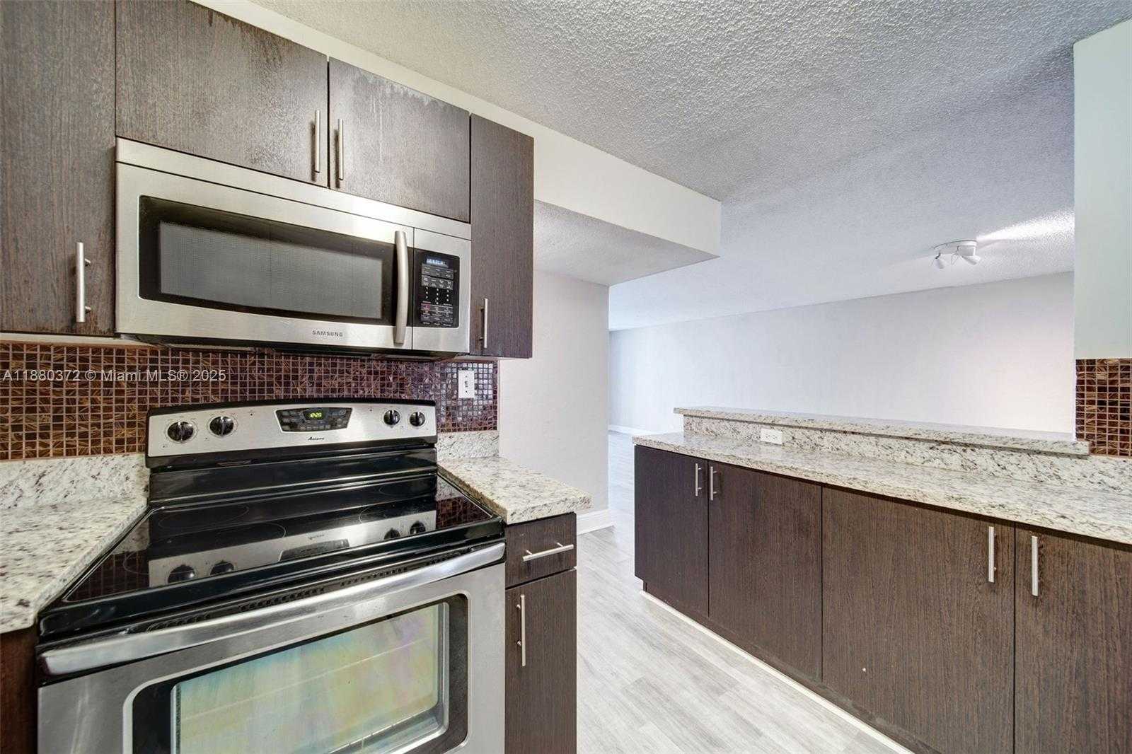Small Image of 1500 BAY RD #S-0226, Miami Beach Number 7