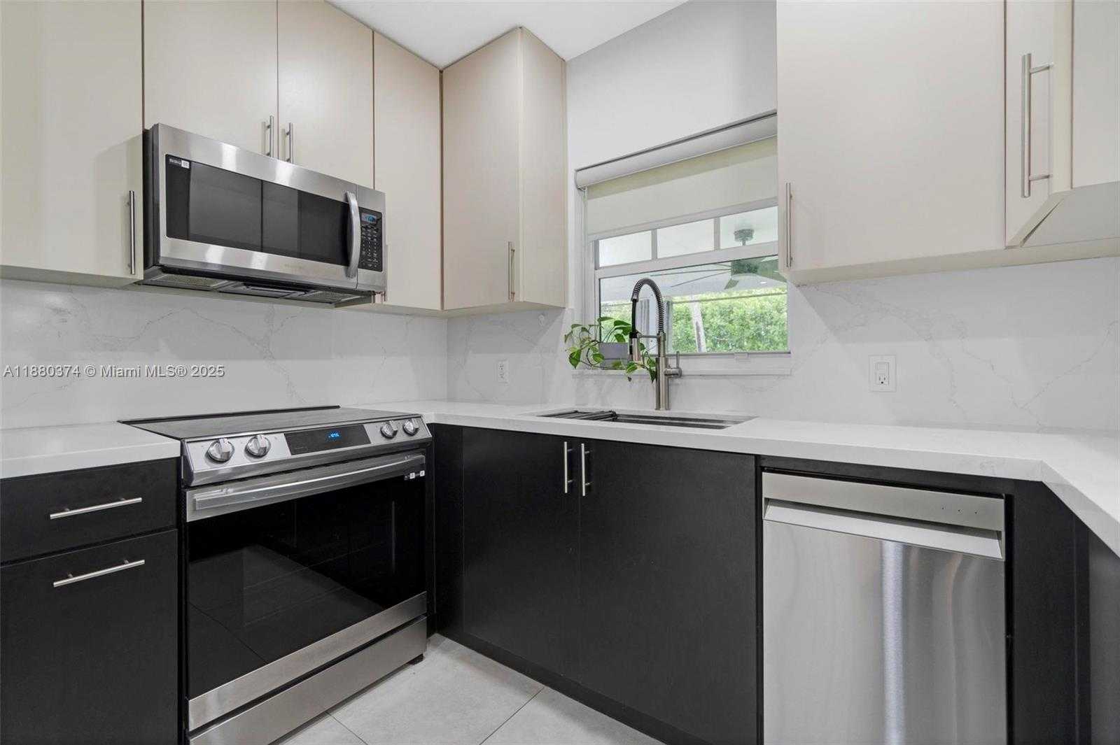 Small Image of 570 SOUTH WEST 45TH AVE, Miami Number 12