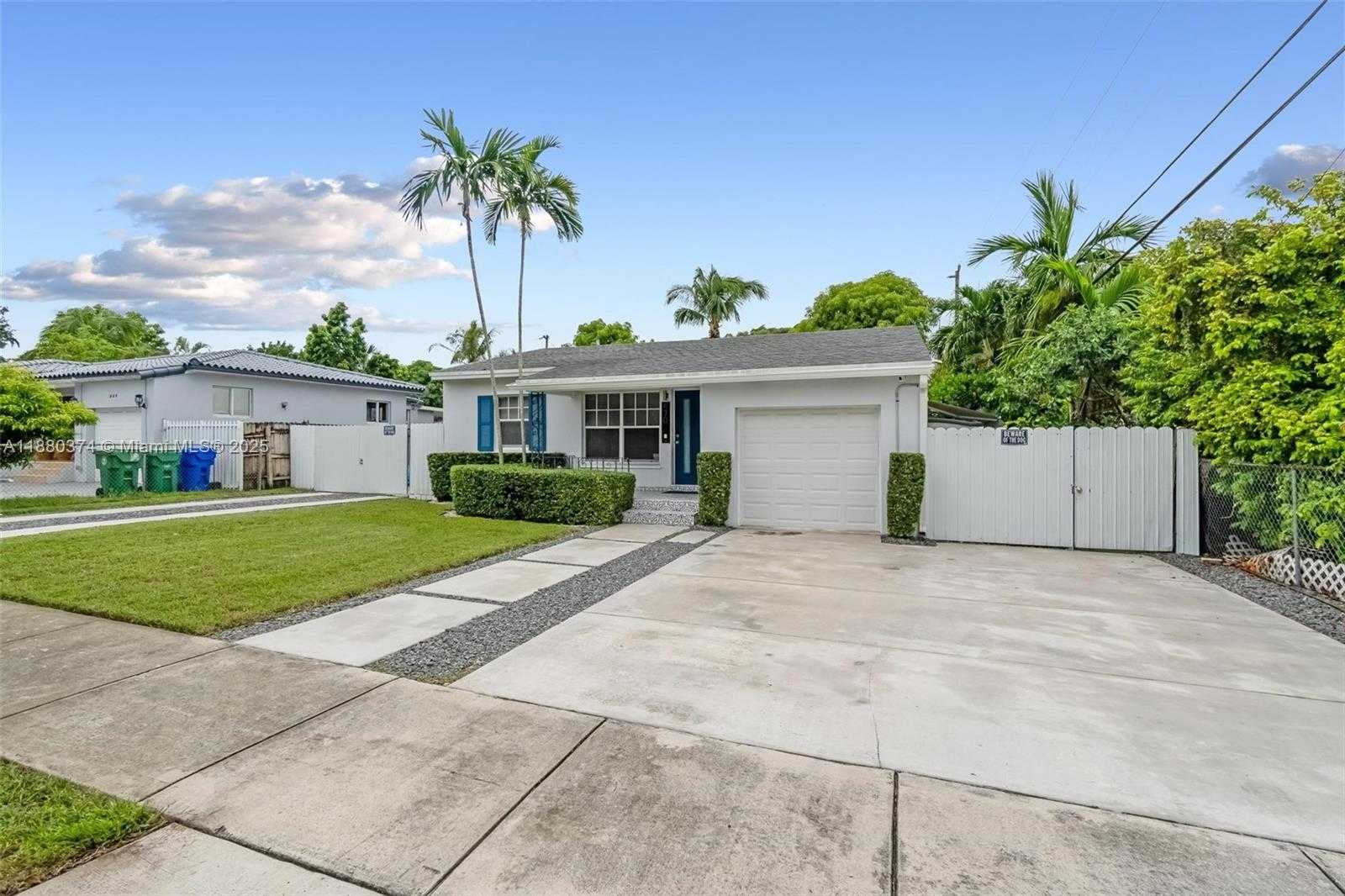 Small Image of 570 SOUTH WEST 45TH AVE, Miami Number 3