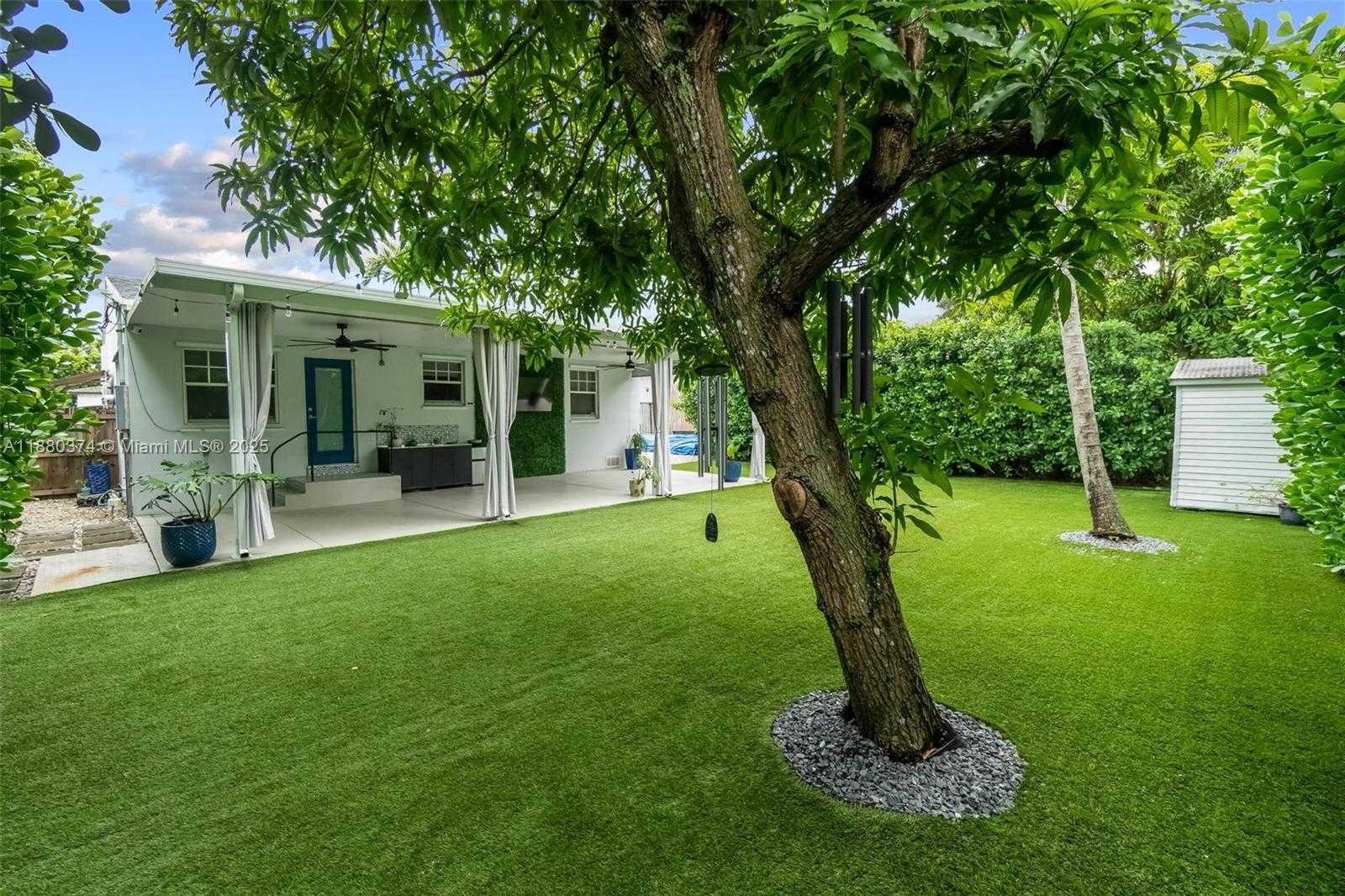 Small Image of 570 SOUTH WEST 45TH AVE, Miami Number 40