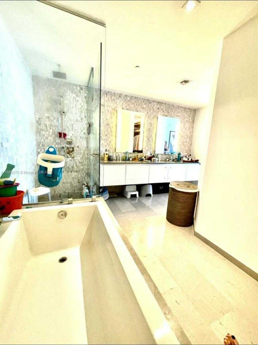 Small Image of 68 SOUTH EAST 6TH ST #2303, Miami Number 15