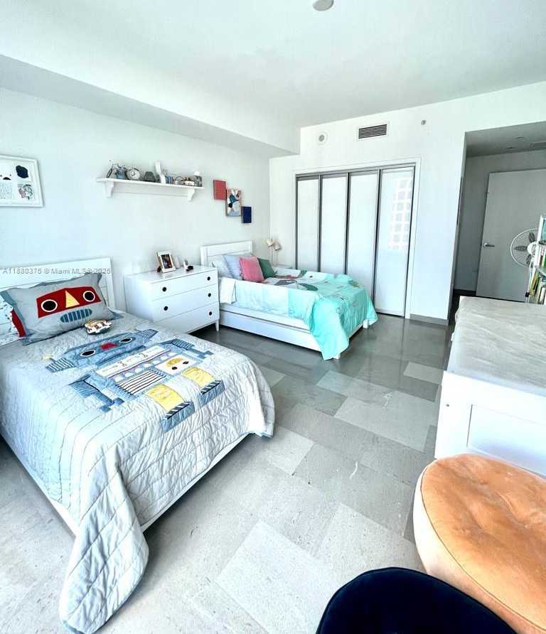 Small Image of 68 SOUTH EAST 6TH ST #2303, Miami Number 18