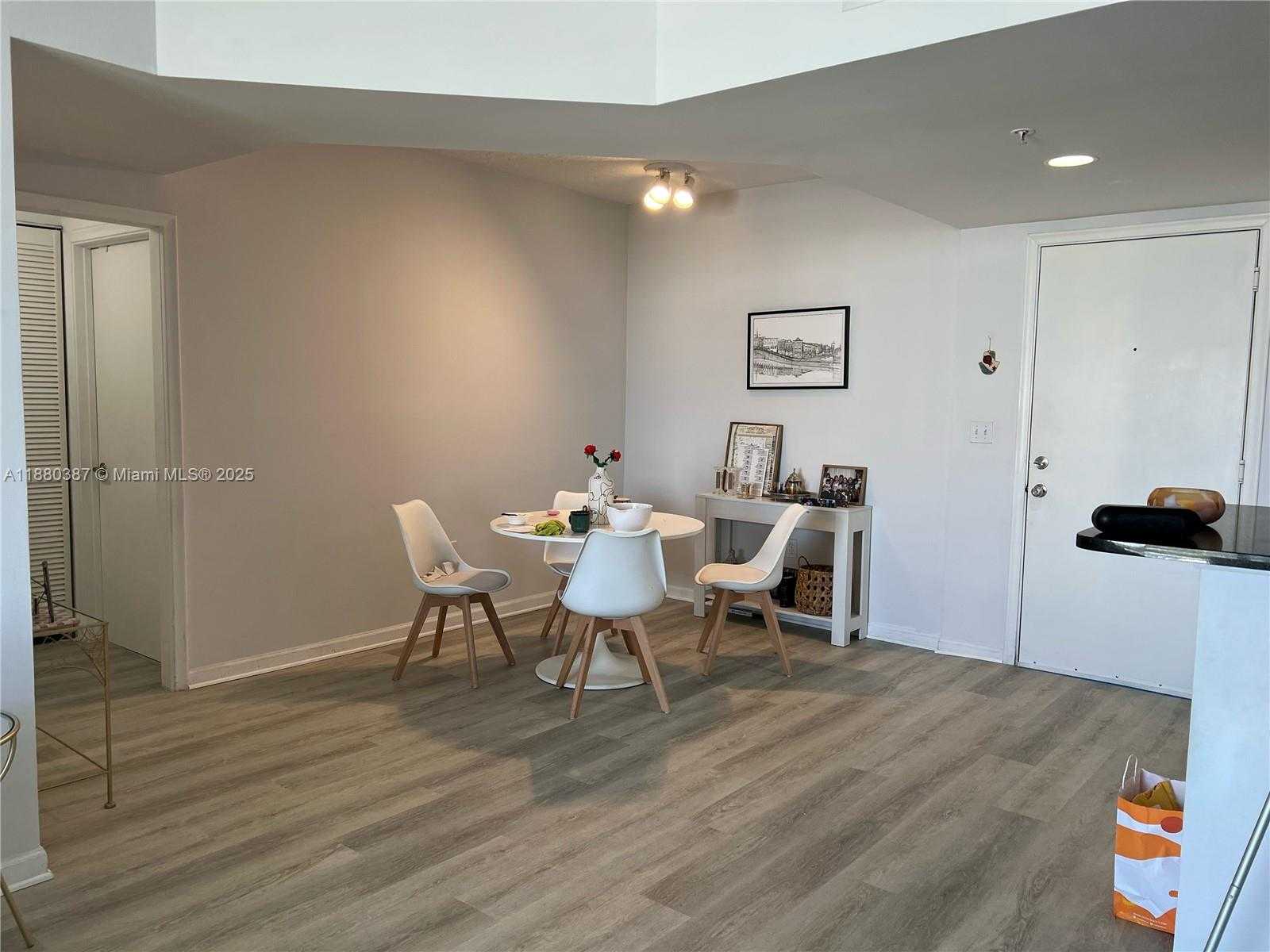 Small Image of 18800 NORTH EAST 29TH AVE #903, Aventura Number 3