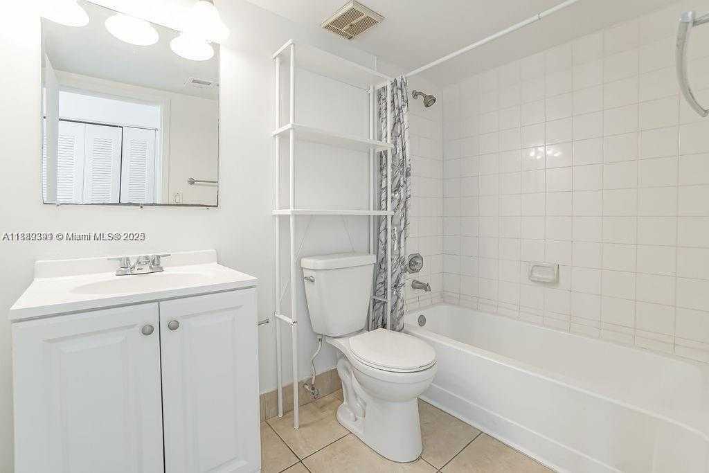 Small Image of 7601 EAST TREASURE DR #1020, North Bay Village Number 8