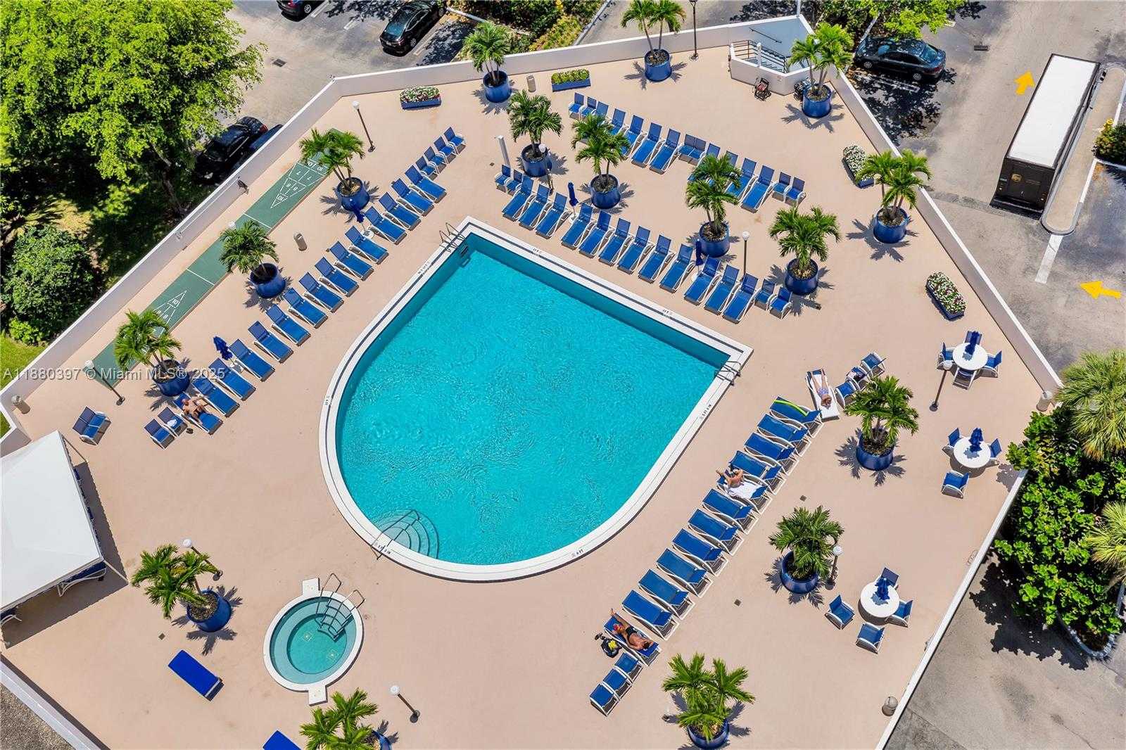 Small Image of 3701 NORTH COUNTRY CLUB DR #1604, Aventura Number 26